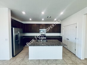 7846 S Sugarbend Dr in Tucson, AZ - Building Photo - Building Photo