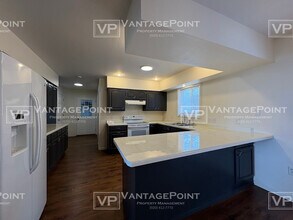 W656 Edwards Ave in Marinette, WI - Building Photo - Building Photo