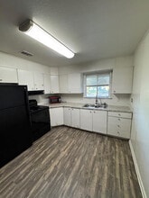 5700 Eastwood Dr in Moss Point, MS - Building Photo - Building Photo