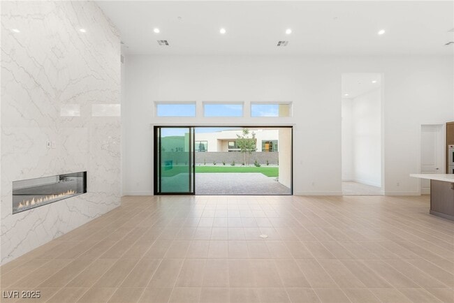 10793 Vista Altura Ave in Las Vegas, NV - Building Photo - Building Photo