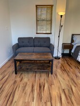 2512 Linwood Ln in Woodbridge, VA - Foto de edificio - Building Photo