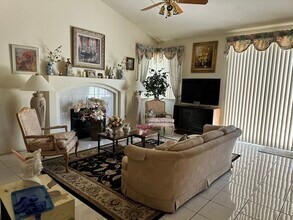 1609 Windsford Cir in Las Vegas, NV - Building Photo - Building Photo