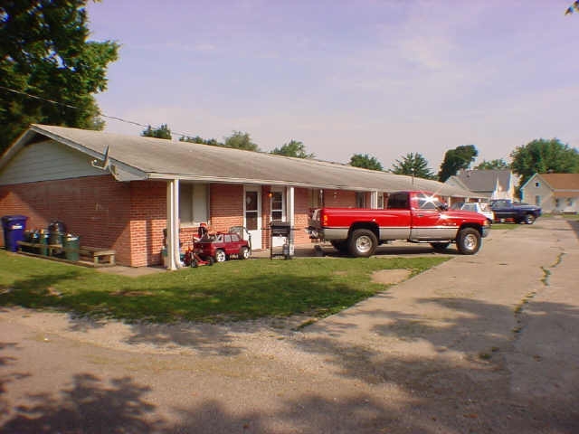 641 Main St in Shelbyville, IN - Foto de edificio - Building Photo