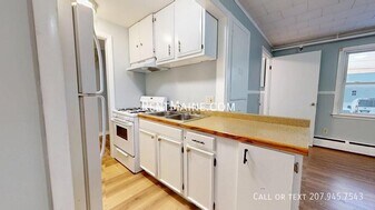 513 Main St in Vassalboro, ME - Building Photo