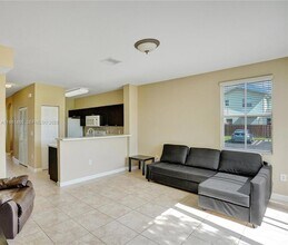 205 SE 29th Terrace in Homestead, FL - Foto de edificio - Building Photo