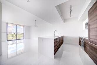 301 Altara Ave, Unit 733 in Coral Gables, FL - Building Photo - Building Photo