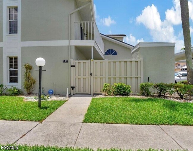 property at 13121 Whitehaven Ln