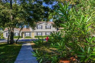 Pinewood Pointe in Jacksonville, FL - Building Photo