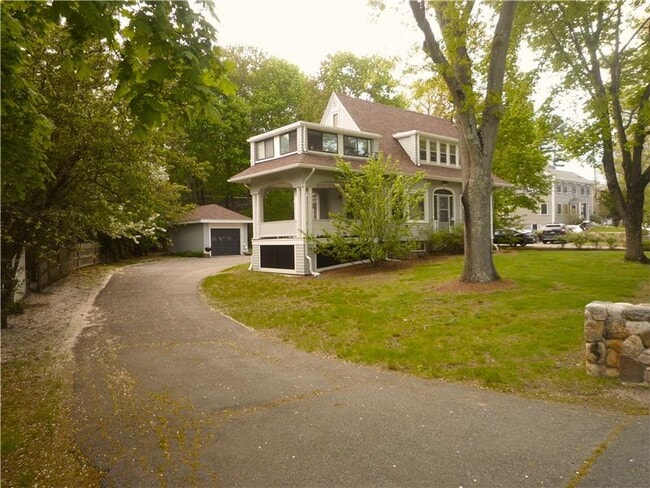 163 Pleasant St in Arlington, MA - Building Photo - Building Photo