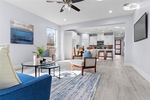 520 E 5th St in Bonham, TX - Building Photo