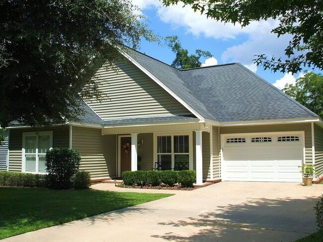 property at 202 Gwinnett Pl