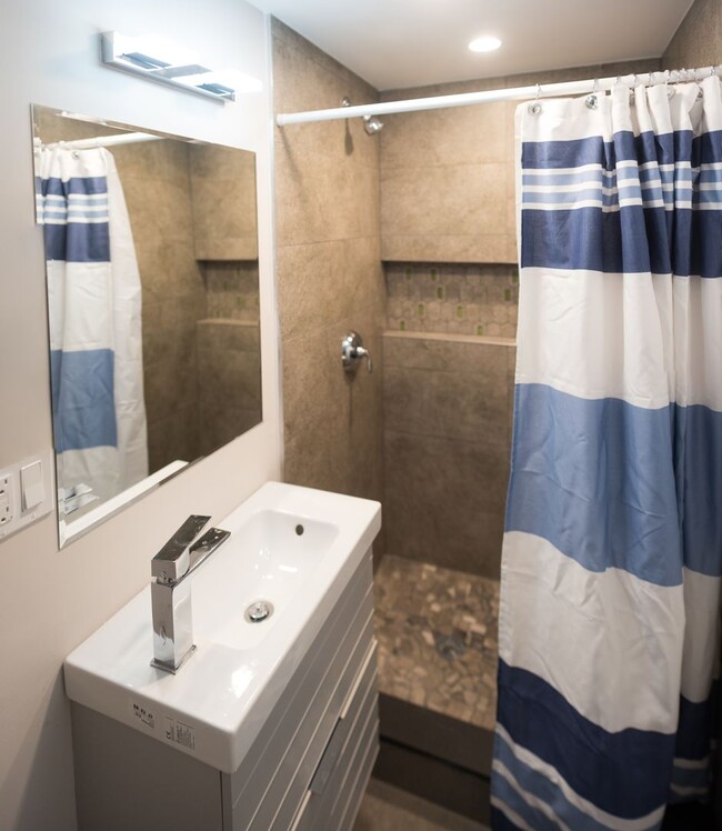 14 Sumner St, Unit 14 Summer St in Boston, MA - Building Photo - Building Photo