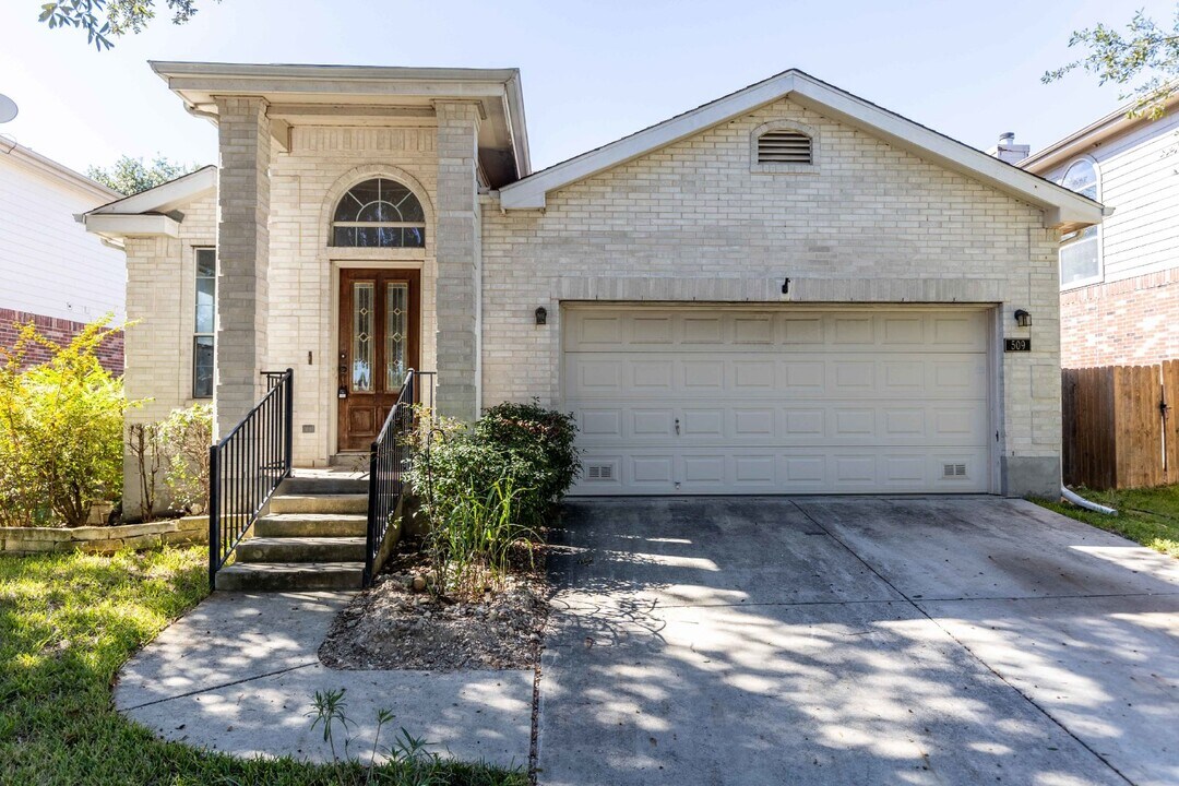 509 Foxford Run Dr in Schertz, TX - Building Photo