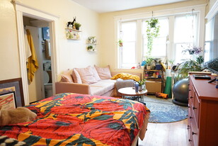 232 Kelton St, Unit 18 in Boston, MA - Building Photo