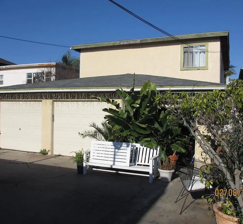 416 N Gertruda Ave in Redondo Beach, CA - Building Photo
