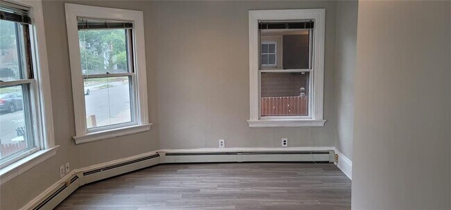 511 Angell St in Providence, RI - Foto de edificio - Building Photo