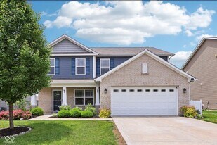 220 Sawdust Trail in Greenfield, IN - Building Photo
