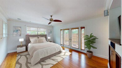 7222 Trouville Esplanade in Miami Beach, FL - Foto de edificio - Building Photo