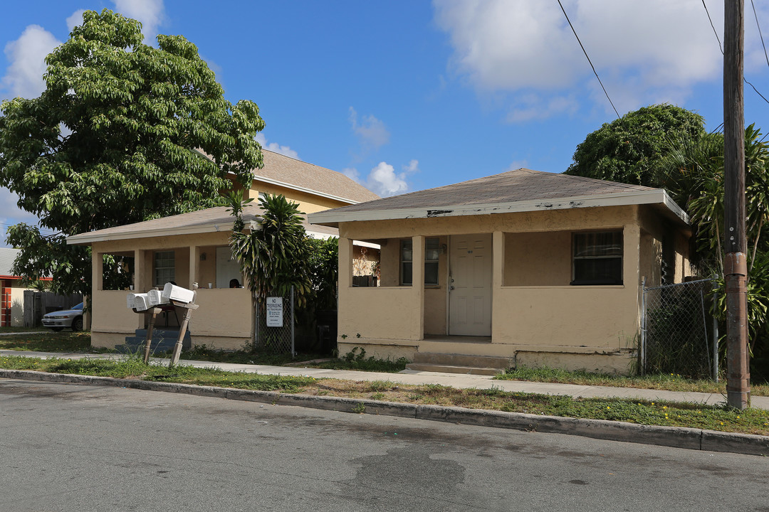 1013-1019 21st St in West Palm Beach, FL - Building Photo