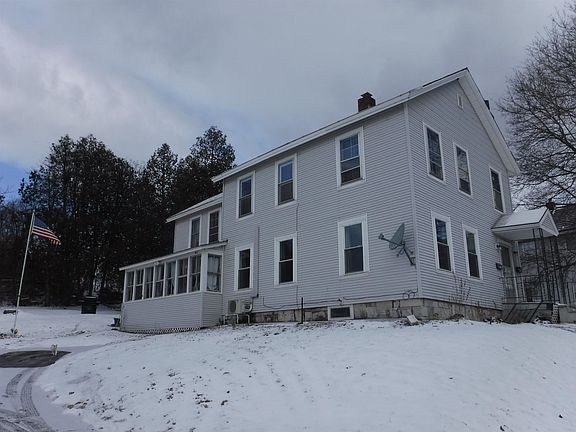 9 Evergreen Ave in Rutland, VT - Building Photo - Building Photo