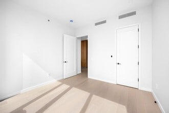35-32 Leavitt St in Queens, NY - Building Photo - Building Photo