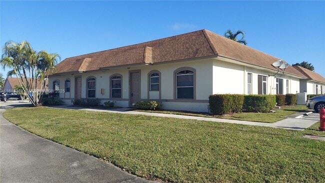 11975 Sturbridge Ln in Wellington, FL - Building Photo - Building Photo