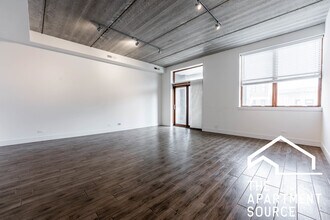 2944 N Halsted St in Chicago, IL - Building Photo - Building Photo