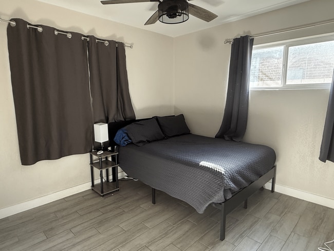 2040 E Monte Vista Rd, Unit Room 3 in Phoenix, AZ - Building Photo - Building Photo