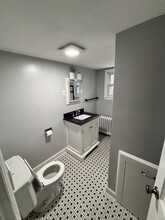 31 Englewood Ave, Unit Englewood in West Hartford, CT - Building Photo - Building Photo