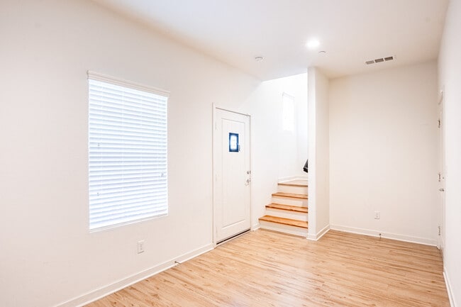 3556 W Savanna St in Anaheim, CA - Building Photo - Building Photo
