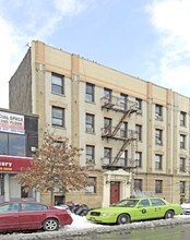 3552 Steinway St in Long Island City, NY - Foto de edificio - Building Photo