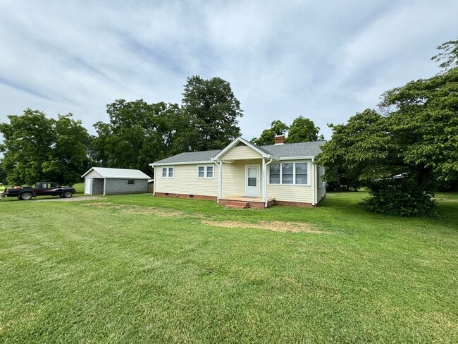 property at 1300 N Lentz Harness Shop Rd