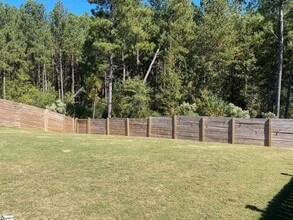 105 Highland Sta Dr in Clinton, SC - Building Photo - Building Photo