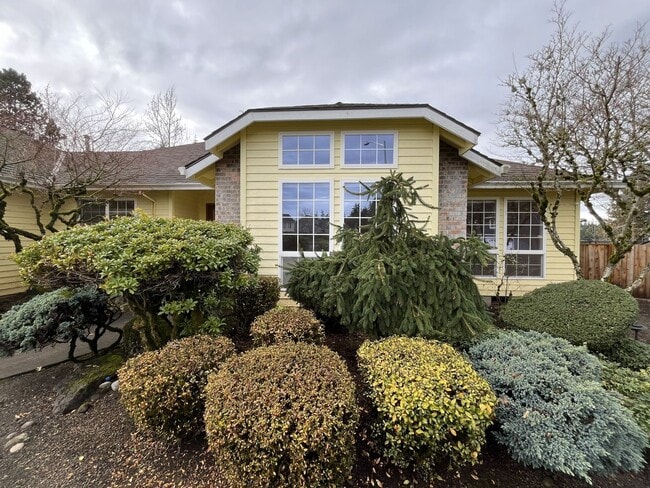 12273 SE Imperial Crest St in Happy Valley, OR - Building Photo - Building Photo