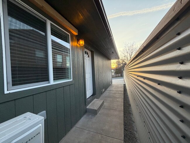1528 Wilford Ave in Klamath Falls, OR - Foto de edificio - Building Photo