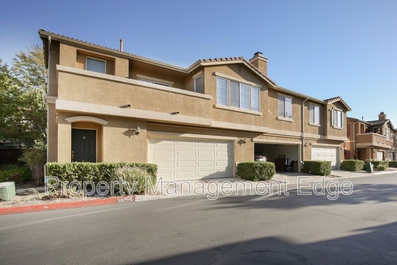 39719 Princeton Way in Murrieta, CA - Building Photo