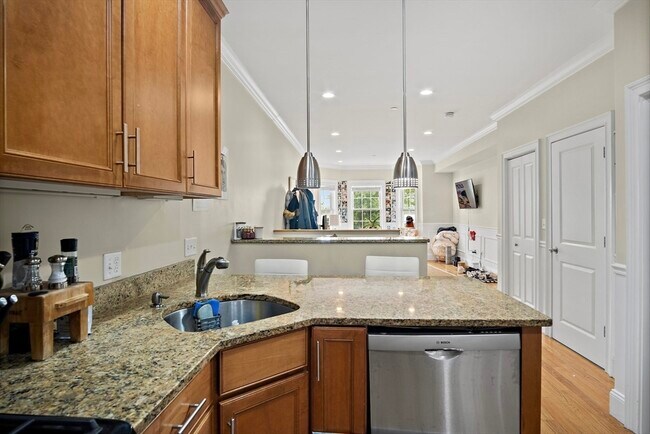 1422 Columbia Rd, Unit 1