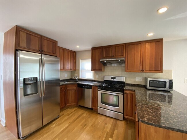 104 Wendell St in Winchester, MA - Building Photo - Building Photo