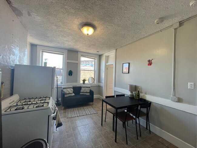 162 Endicott St, Unit 5R in Boston, MA - Building Photo - Building Photo