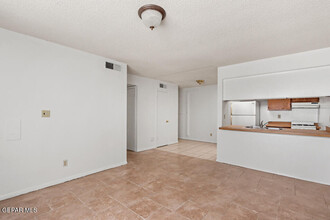 11629 James Watt Dr in El Paso, TX - Building Photo - Building Photo