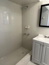1275 W 31st St in Hialeah, FL - Building Photo - Building Photo
