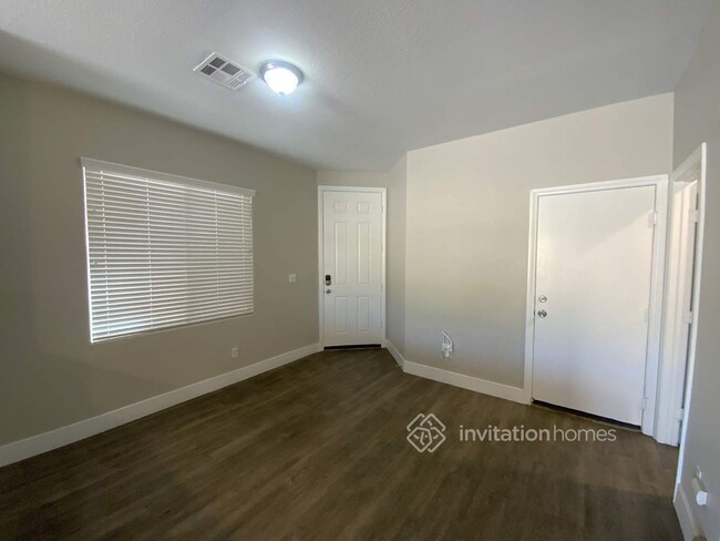 8280 Harvest Spring Pl in Las Vegas, NV - Foto de edificio - Building Photo