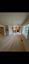 225 E Stonehaven Cir, Unit D in Wasilla, AK - Building Photo