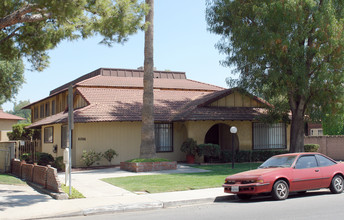 Claystone Del Plaza Apartments in Riverside, CA - Building Photo - Building Photo