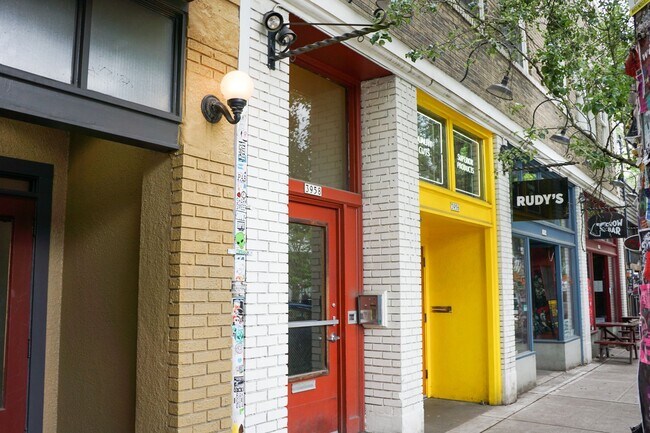 property at 3958 N Mississippi Ave