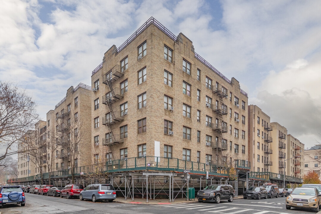 55 E 190th in Bronx, NY - Building Photo