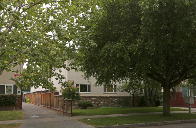 846 Emory St in San Jose, CA - Foto de edificio - Building Photo