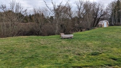 1072 Mitchell Ave, Unit D in Blaine, WA - Foto de edificio - Building Photo