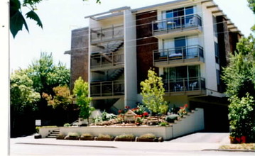 Terrace Apartments in Burlingame, CA - Building Photo - Building Photo