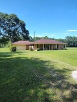 9023 Brittonville Rd in Silsbee, TX - Building Photo